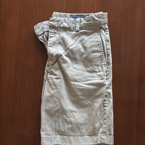 Vineyard vines light tan shorts